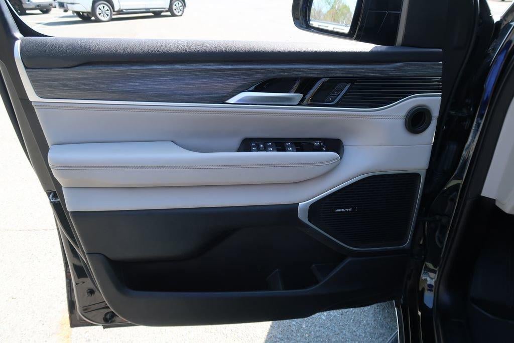 2024 Jeep Wagoneer L Series II 4x2 *Ltd Avail*