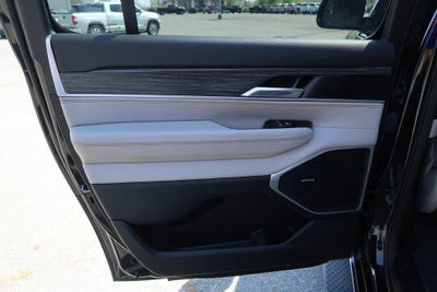 2024 Jeep Wagoneer L Series II 4x2 *Ltd Avail*