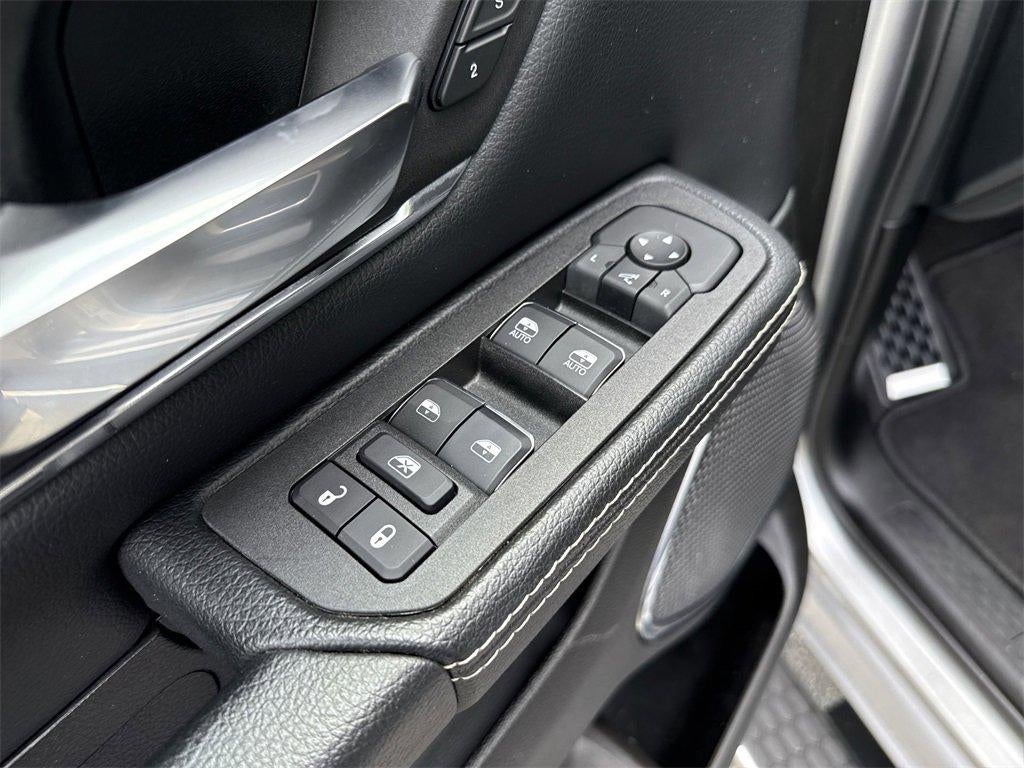 2025 RAM 1500 Laramie 4x4 Crew Cab 5'7" Box