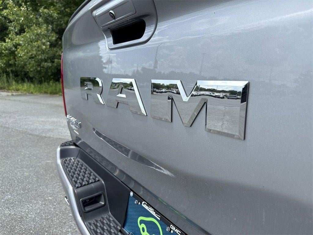 2025 RAM 1500 Laramie 4x4 Crew Cab 5'7" Box