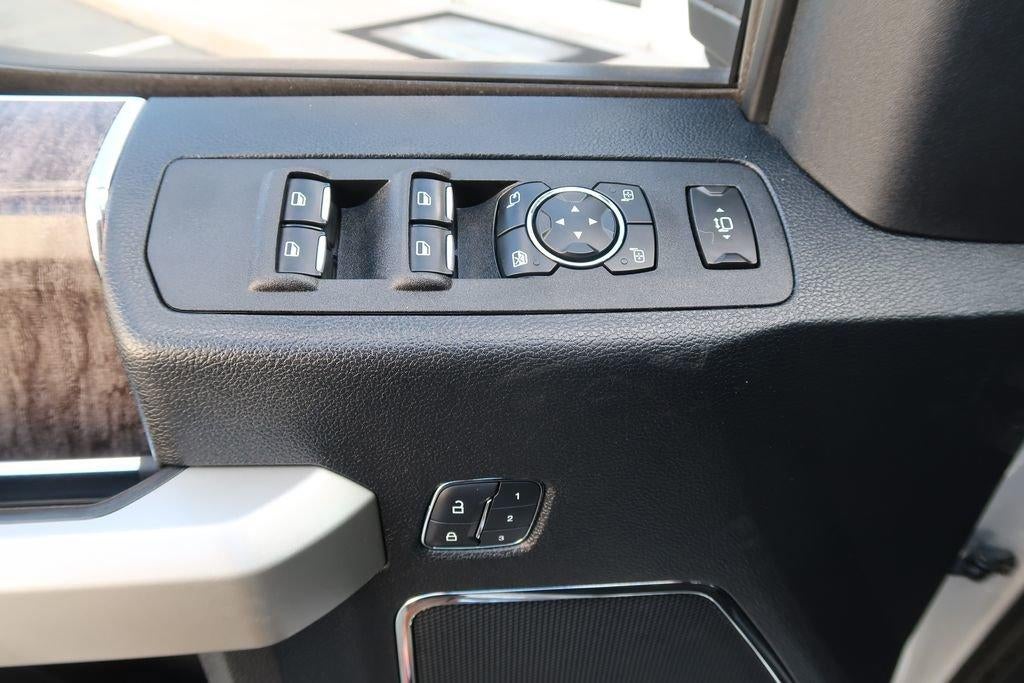 2017 Ford Super Duty F-250 SRW Lariat