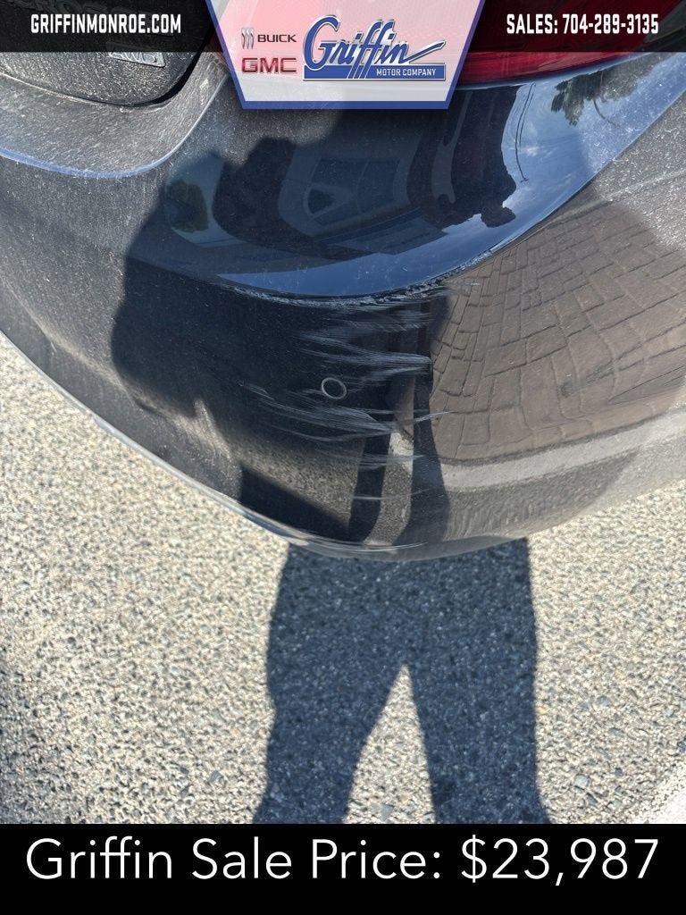 2019 Buick LaCrosse 4dr Sdn Essence AWD