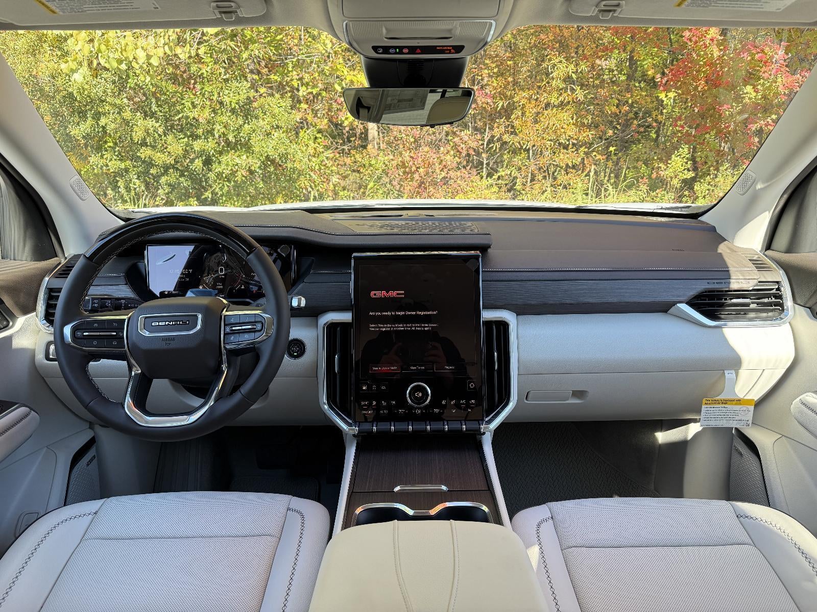 2026 GMC Acadia FWD Denali