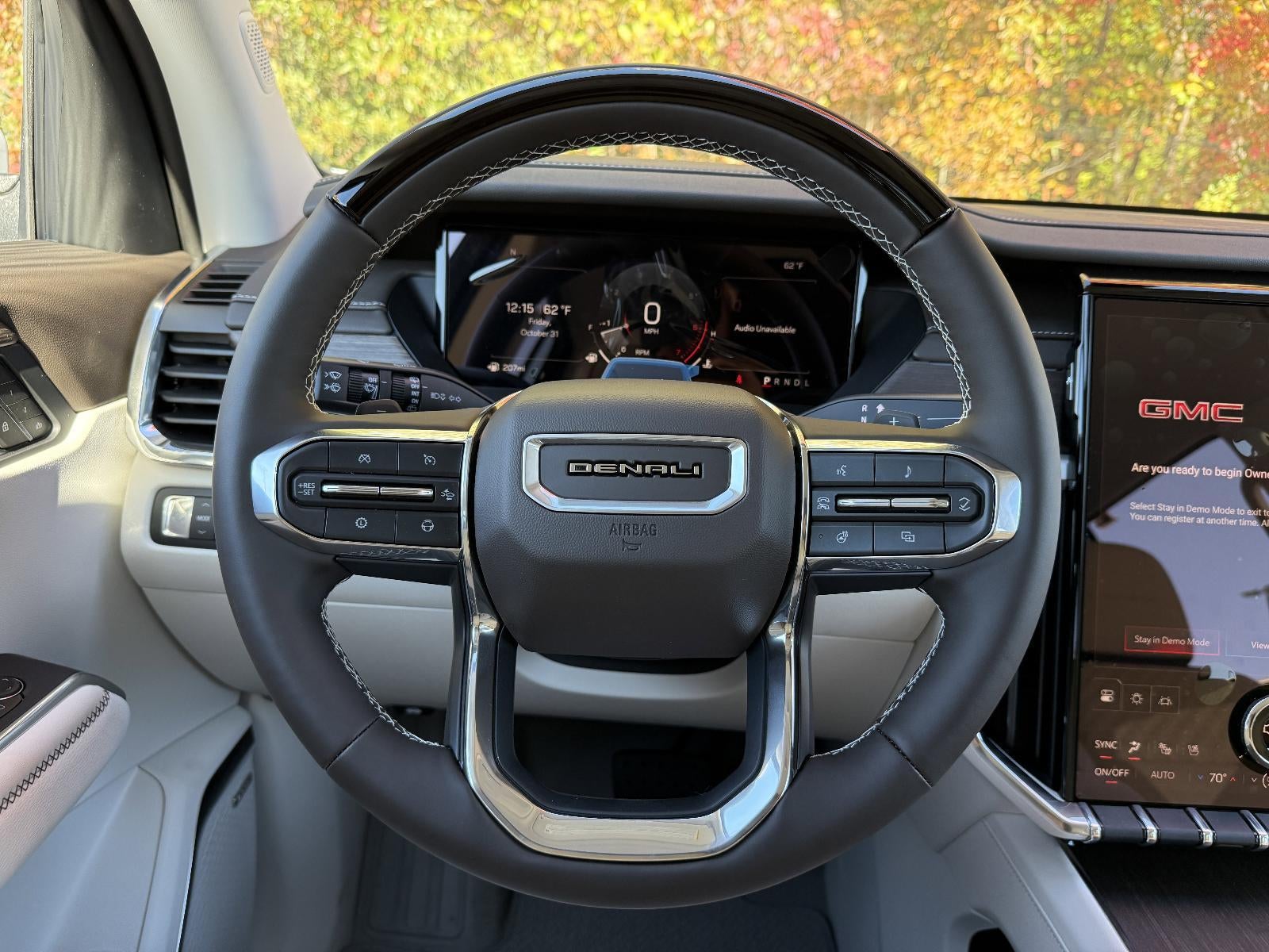 2026 GMC Acadia FWD Denali