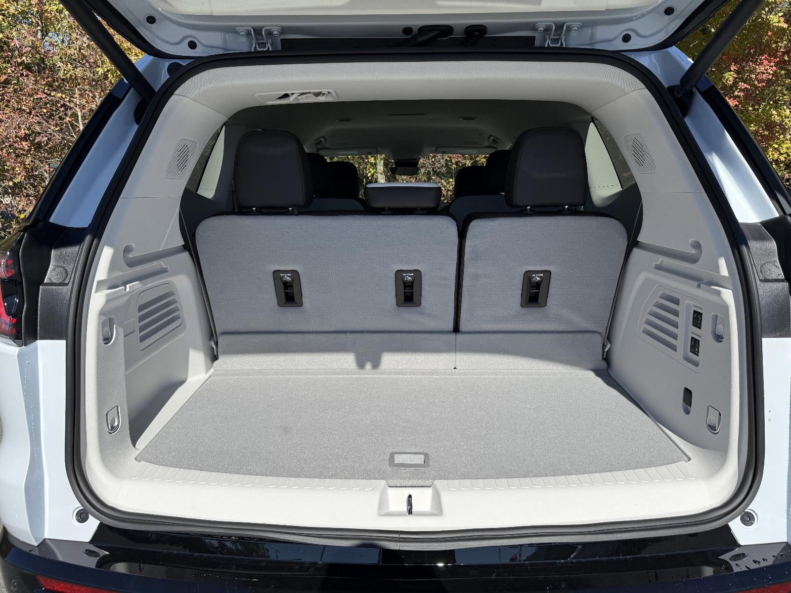 2026 GMC Acadia FWD Denali