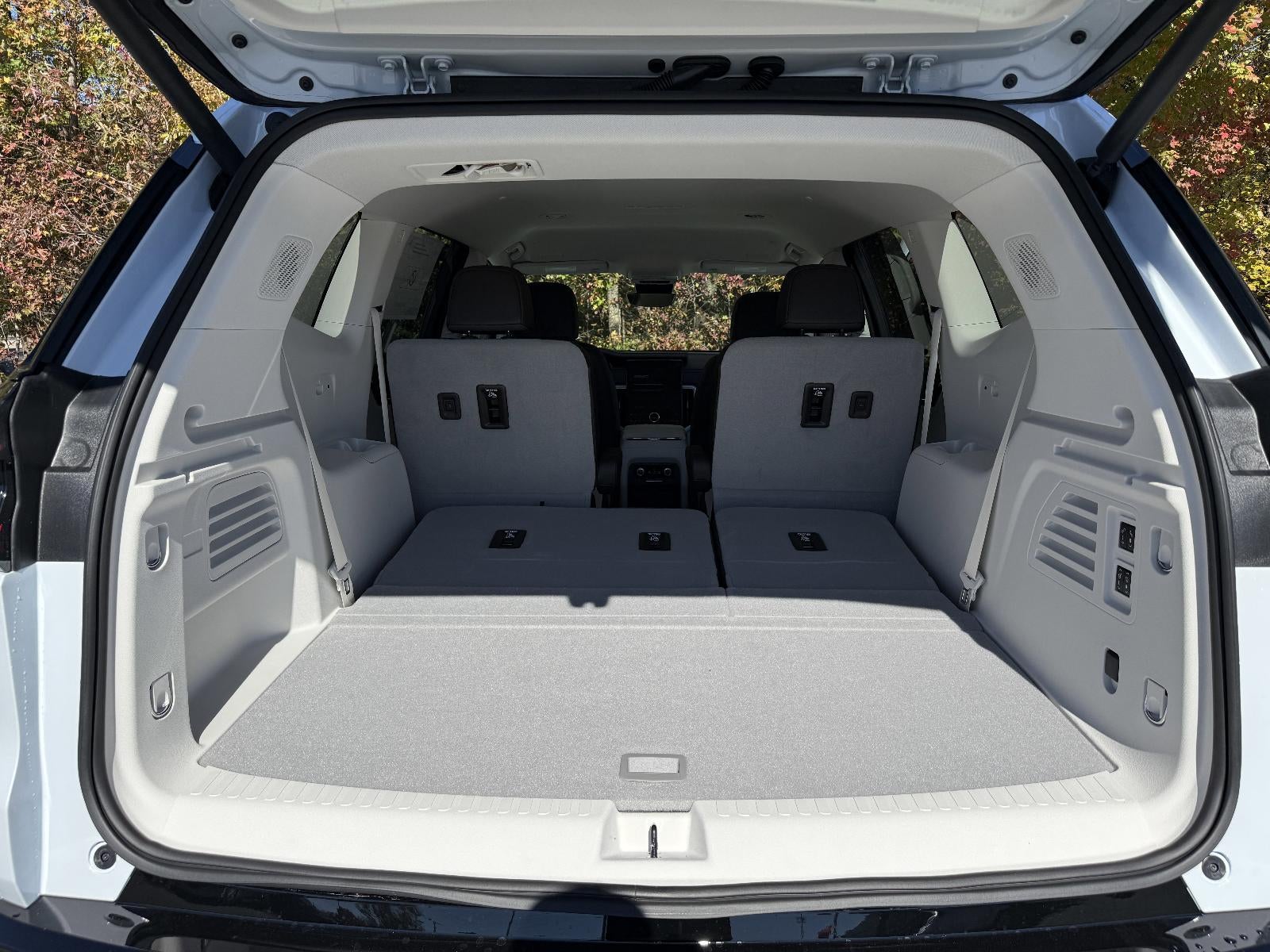 2026 GMC Acadia FWD Denali