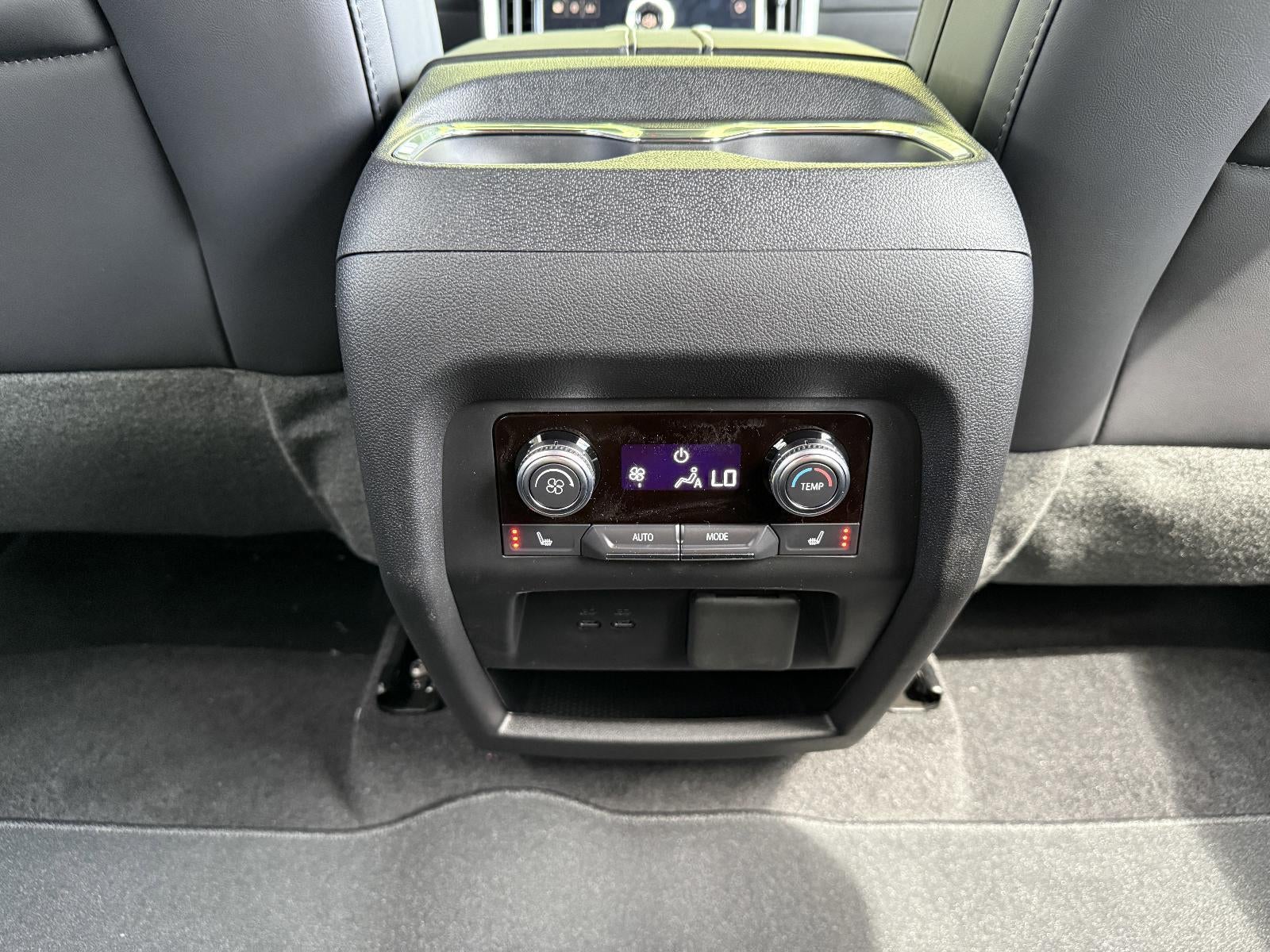 2026 GMC Acadia AWD Elevation