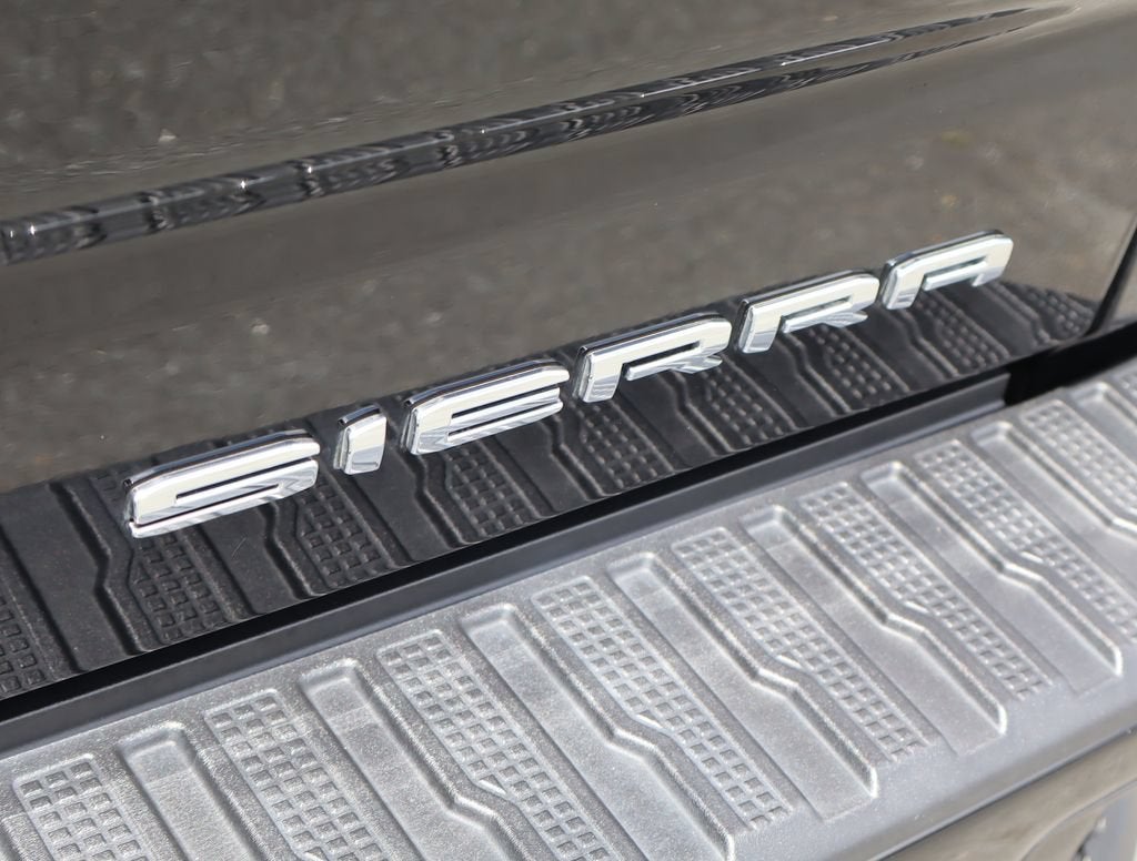 2023 GMC Sierra 1500 4WD Crew Cab 147" Denali