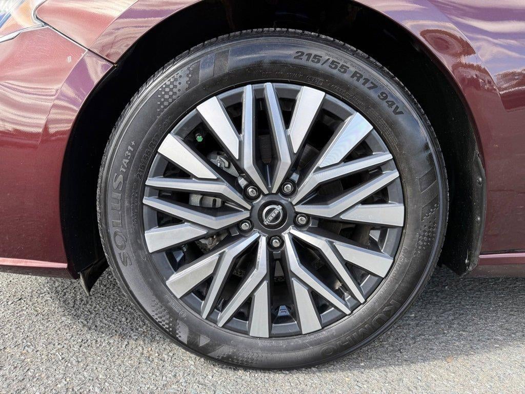 2024 Nissan Altima 2.5 SV Sedan
