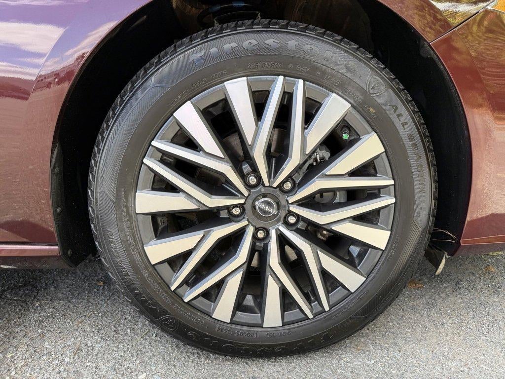 2024 Nissan Altima 2.5 SV Sedan