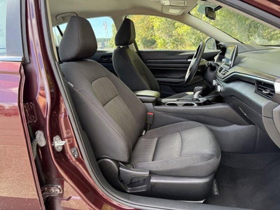 2024 Nissan Altima 2.5 SV Sedan