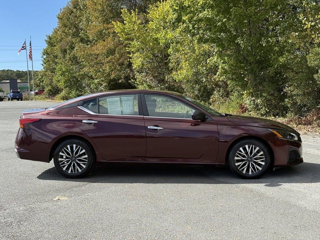2024 Nissan Altima 2.5 SV Sedan