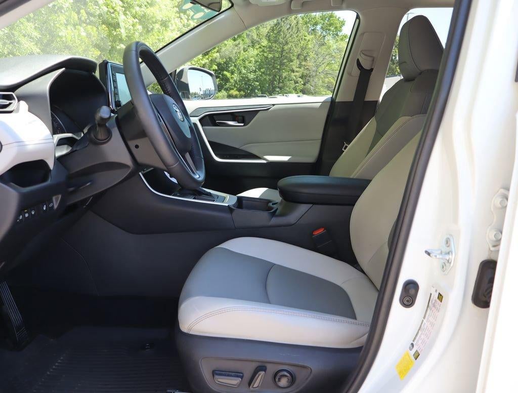 2021 Toyota RAV4 XLE Premium FWD