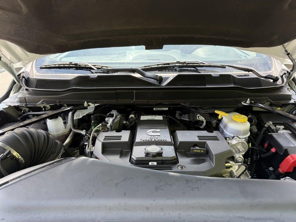 2024 RAM 3500 Tradesman 4x4 Crew Cab 8' Box