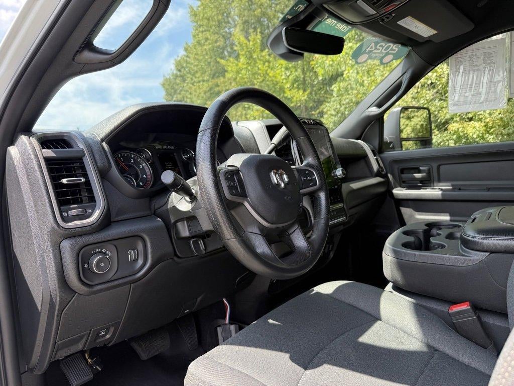 2024 RAM 3500 Tradesman 4x4 Crew Cab 8' Box