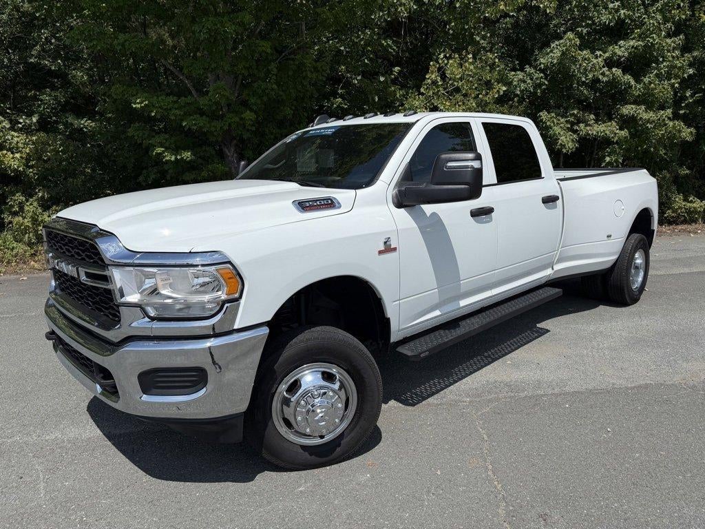 2024 RAM 3500 Tradesman 4x4 Crew Cab 8' Box