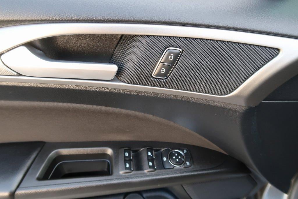 2020 Ford Fusion SE FWD