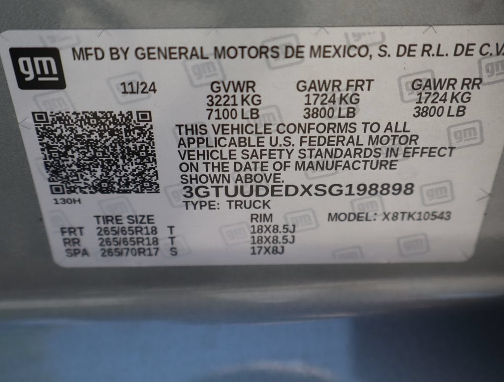 2025 GMC Sierra 1500 SLT