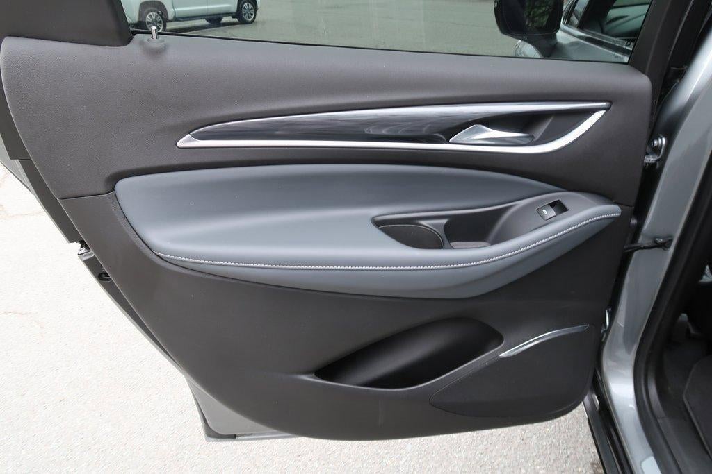 2023 Buick Enclave FWD 4dr Essence