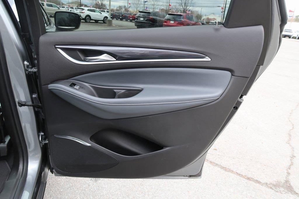 2023 Buick Enclave FWD 4dr Essence