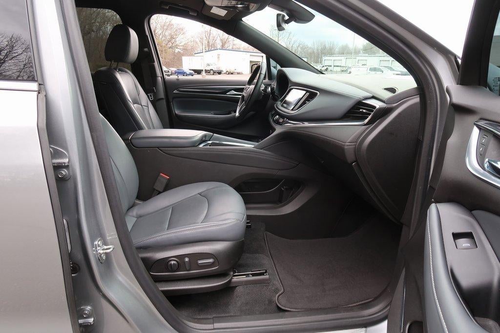 2023 Buick Enclave FWD 4dr Essence