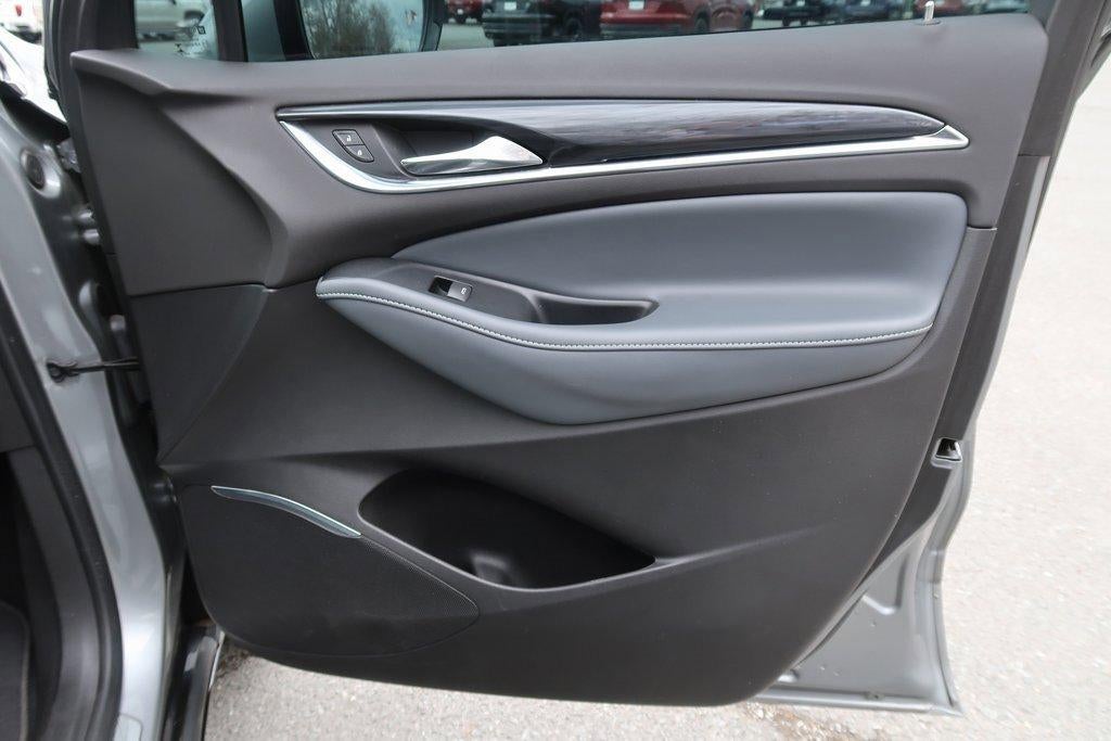 2023 Buick Enclave FWD 4dr Essence