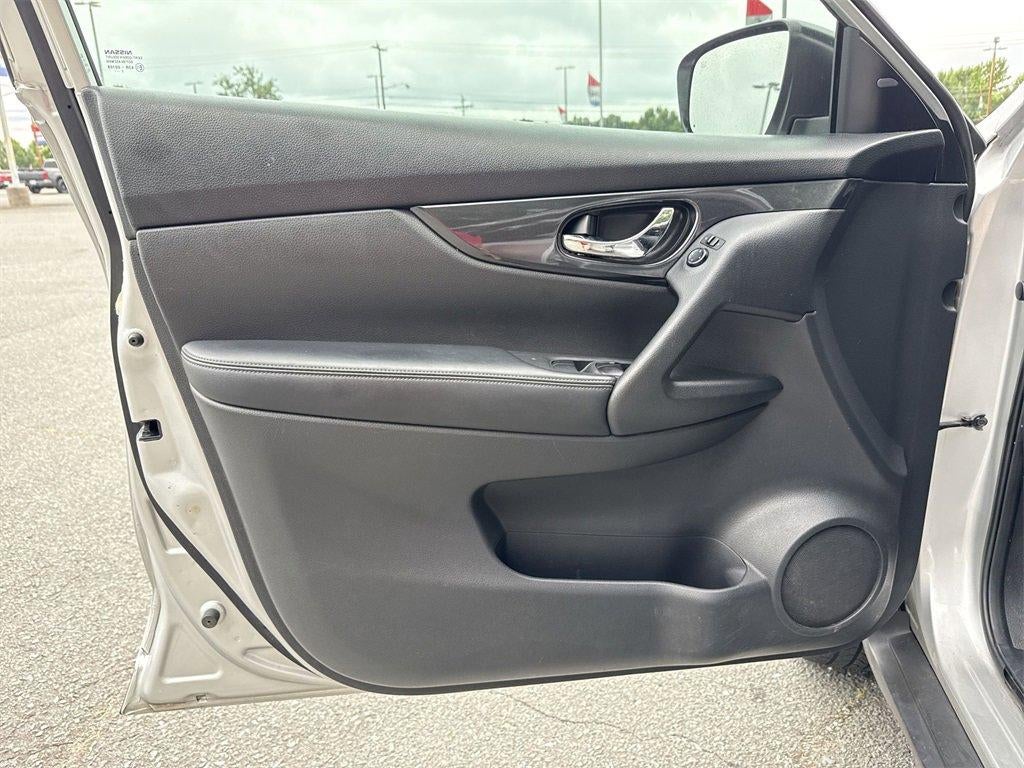 2018 Nissan Rogue FWD SV