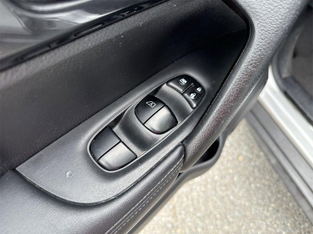 2018 Nissan Rogue FWD SV